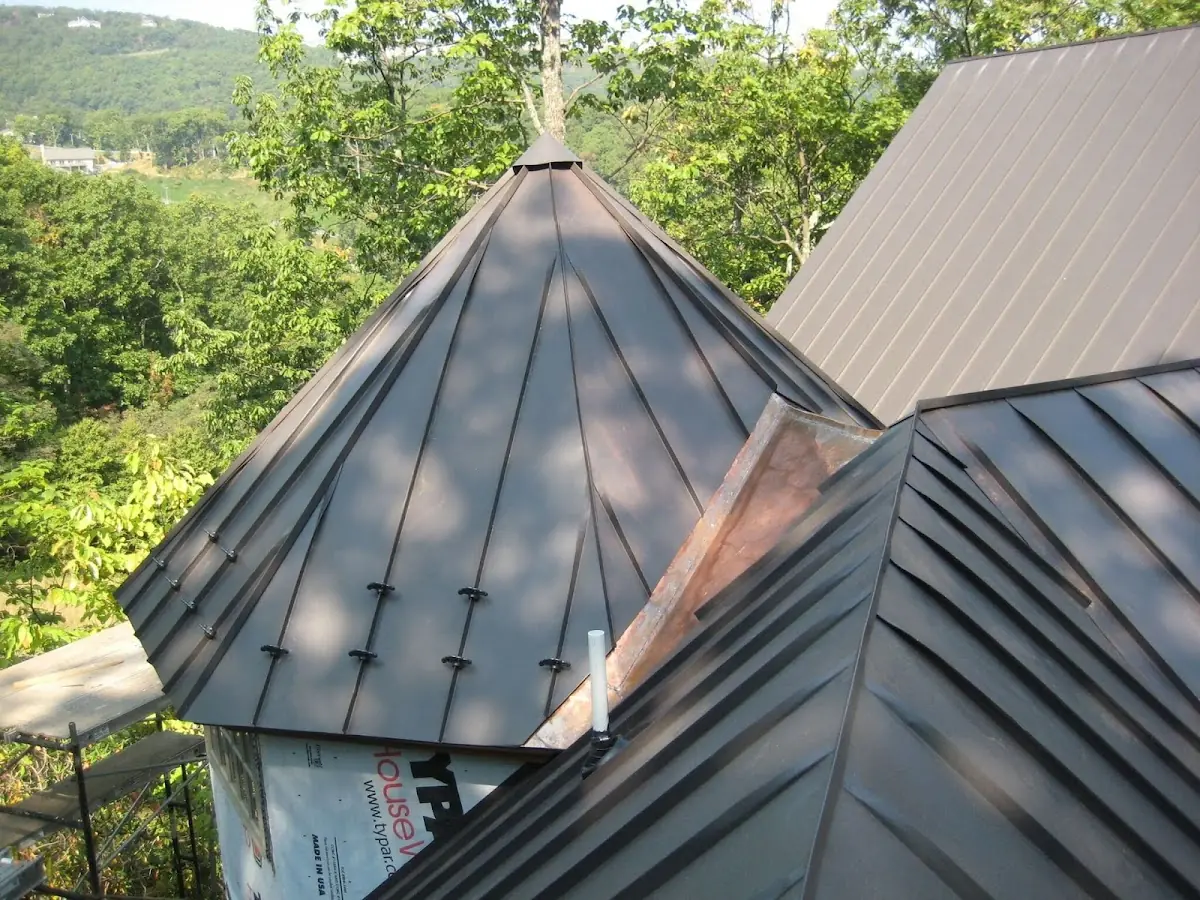 Professional Roof Tarp Installation by Craftsman Roofing in Horseshoe Springs